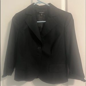 Nine West crop black blazer